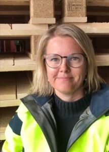 Skoopis ordförande Ulrica Persson omvald – här skriver hon själv